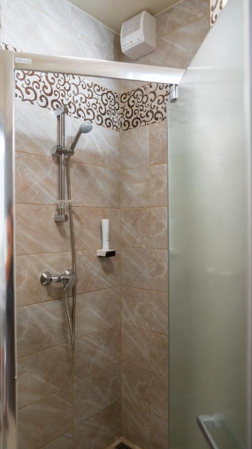 Fonix Apartman 렌티 외부 사진