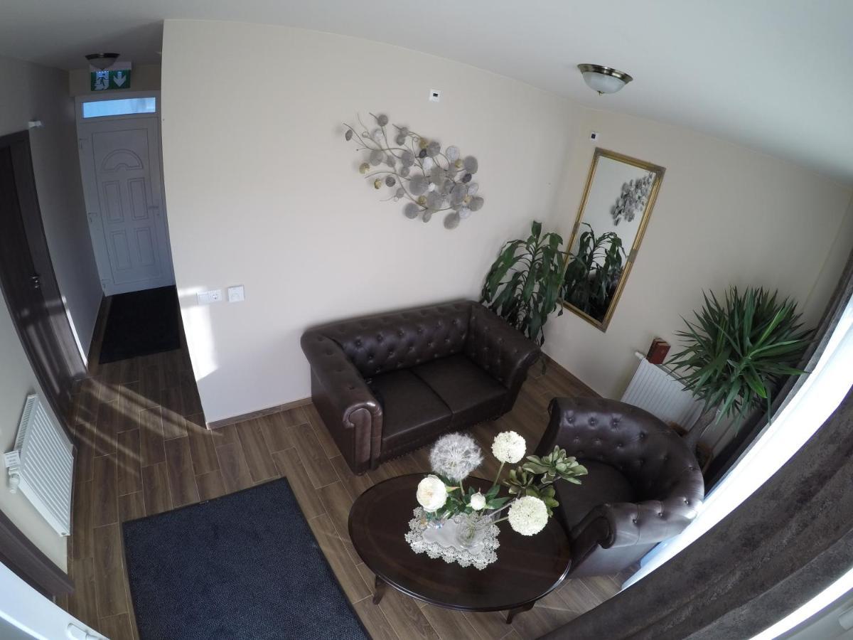 Fonix Apartman 렌티 외부 사진
