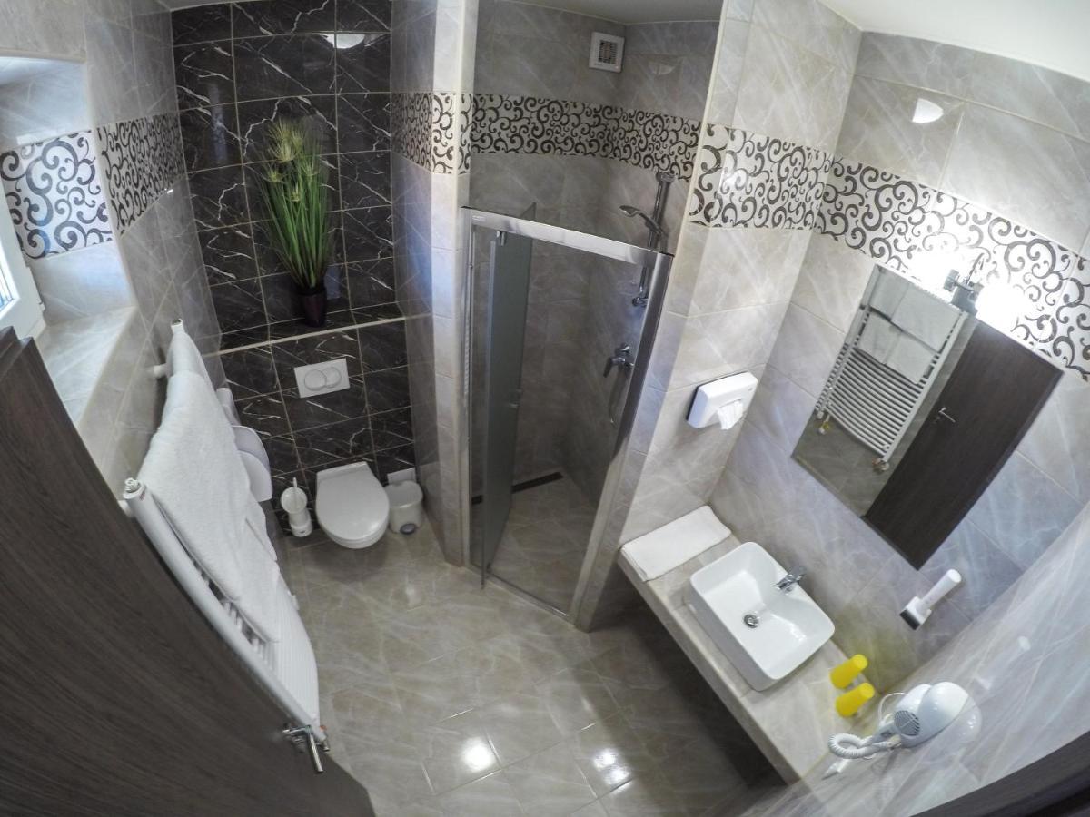 Fonix Apartman 렌티 외부 사진