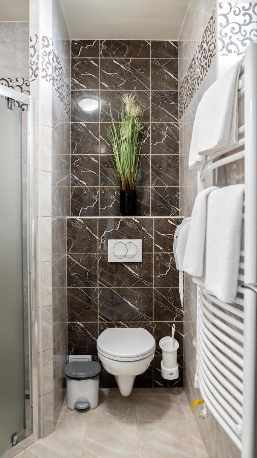 Fonix Apartman 렌티 외부 사진